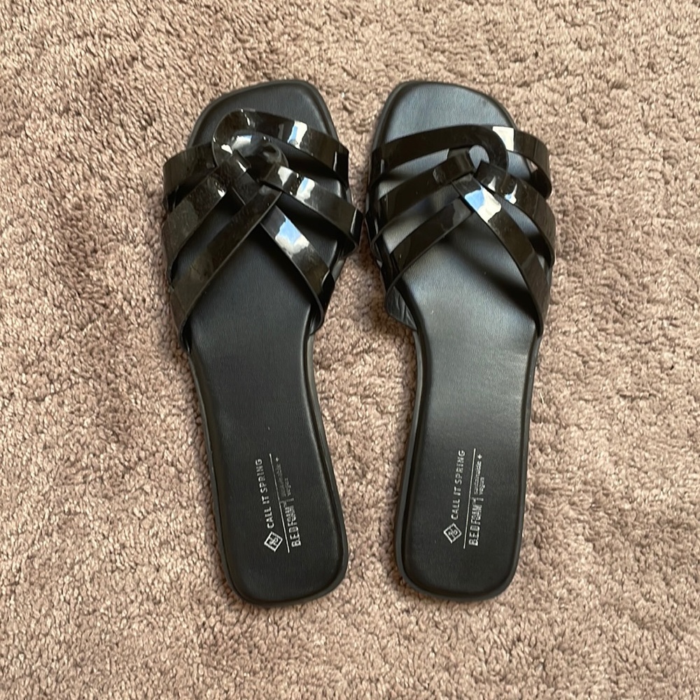 🩴 Slip On Sandals 🩴